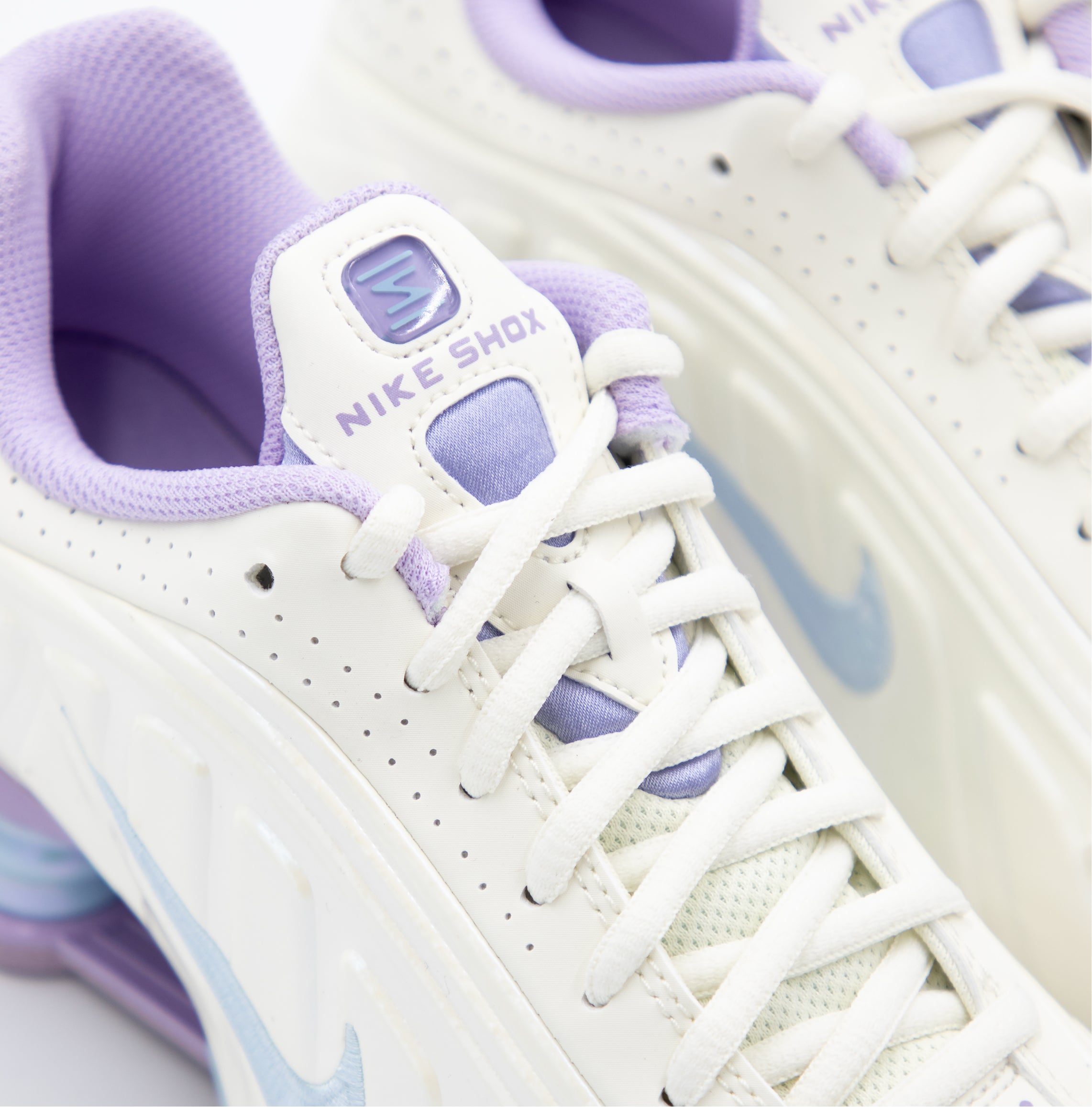 Nike Shox R4